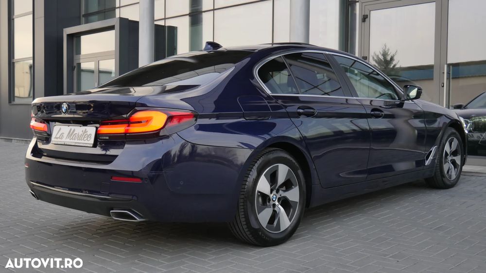 BMW Seria 5 530i xDrive AT - 11