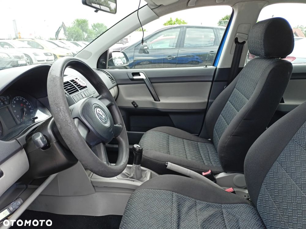 Volkswagen Polo - 8