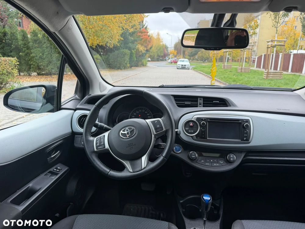 Toyota Yaris - 10
