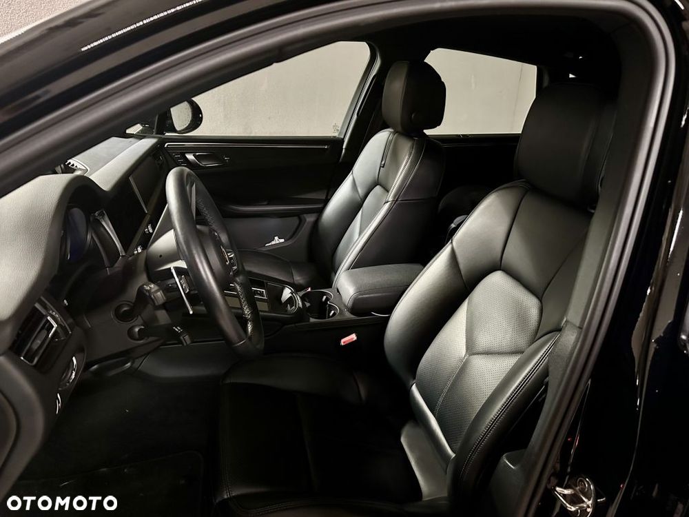 Porsche Macan - 35
