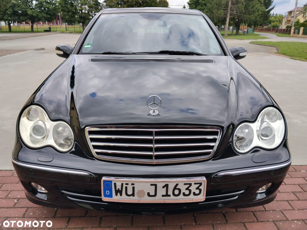 Mercedes-Benz Klasa C 180 Kompressor Automatik Avantgarde Sport Edition - 27
