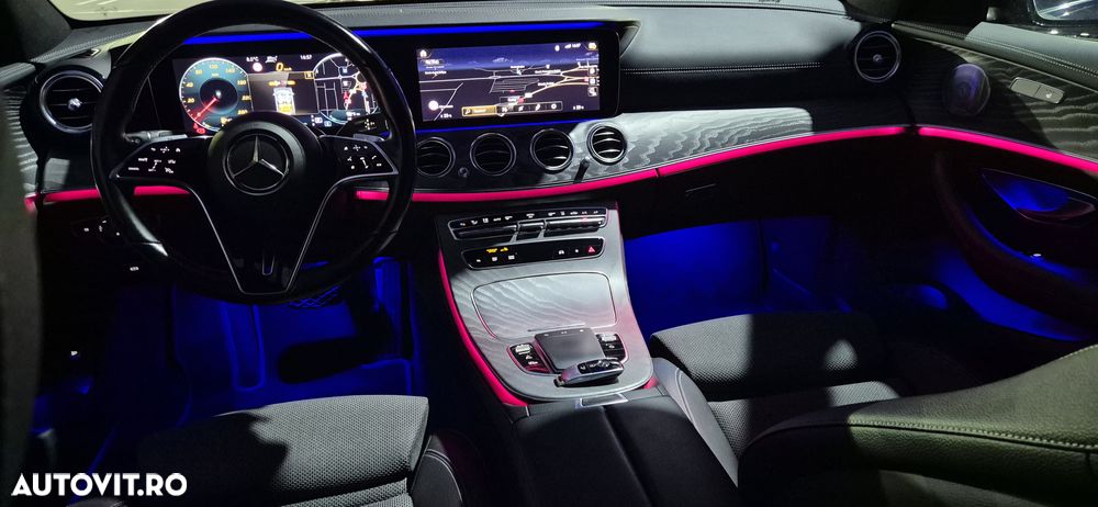 Mercedes-Benz E 300 de Aut. - 4