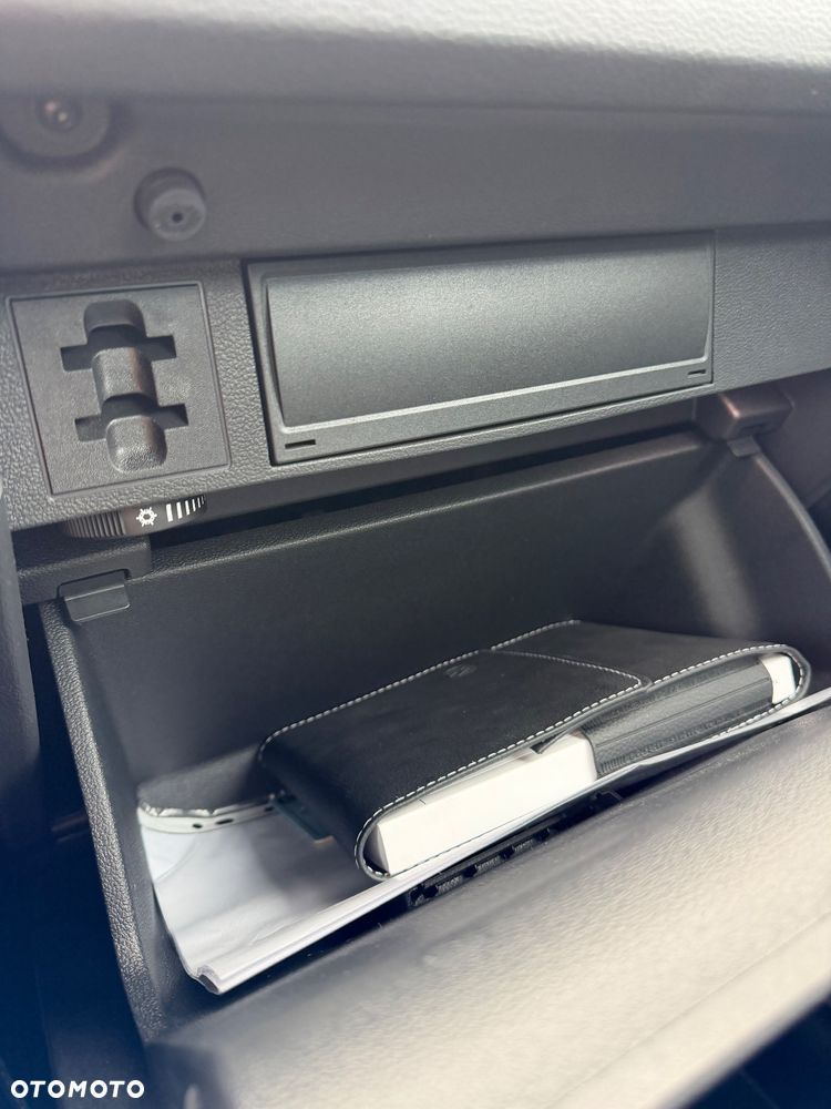 Volkswagen Tiguan 2.0 TDI SCR 4MotION DSG R-Line - 29