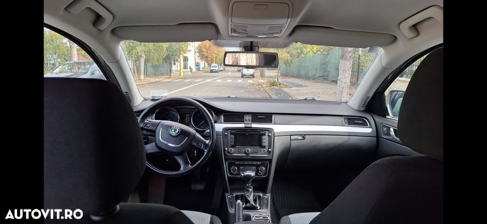 Skoda Superb 2.0 TDI Ambition DSG - 7