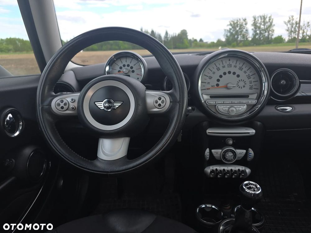MINI Cooper Standard - 18