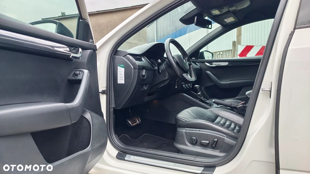 Skoda Octavia 2.0 TDI DSG RS - 18