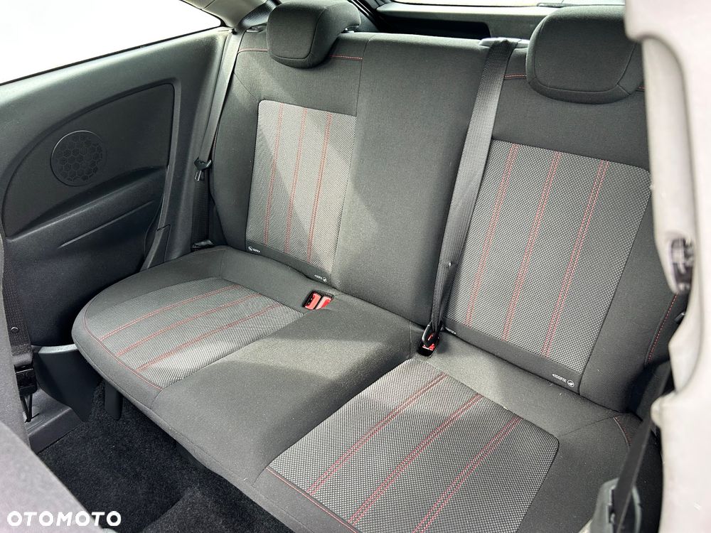 Opel Corsa 1.4 16V Cosmo - 10