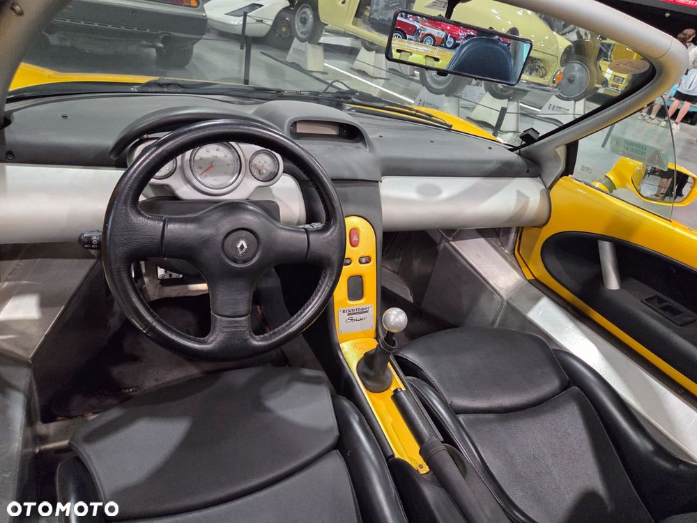 Renault Inny - 8