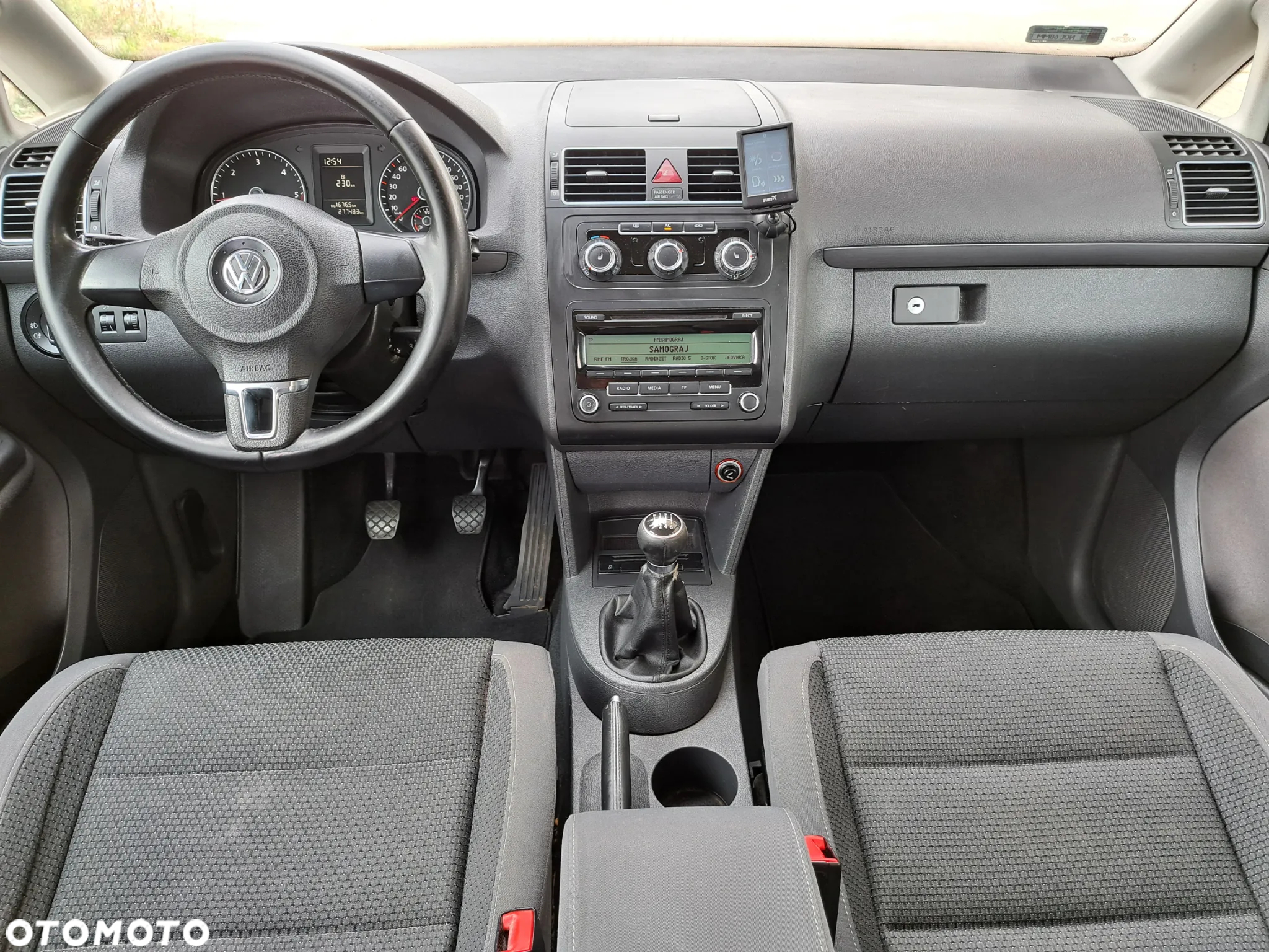 Volkswagen Touran - 19