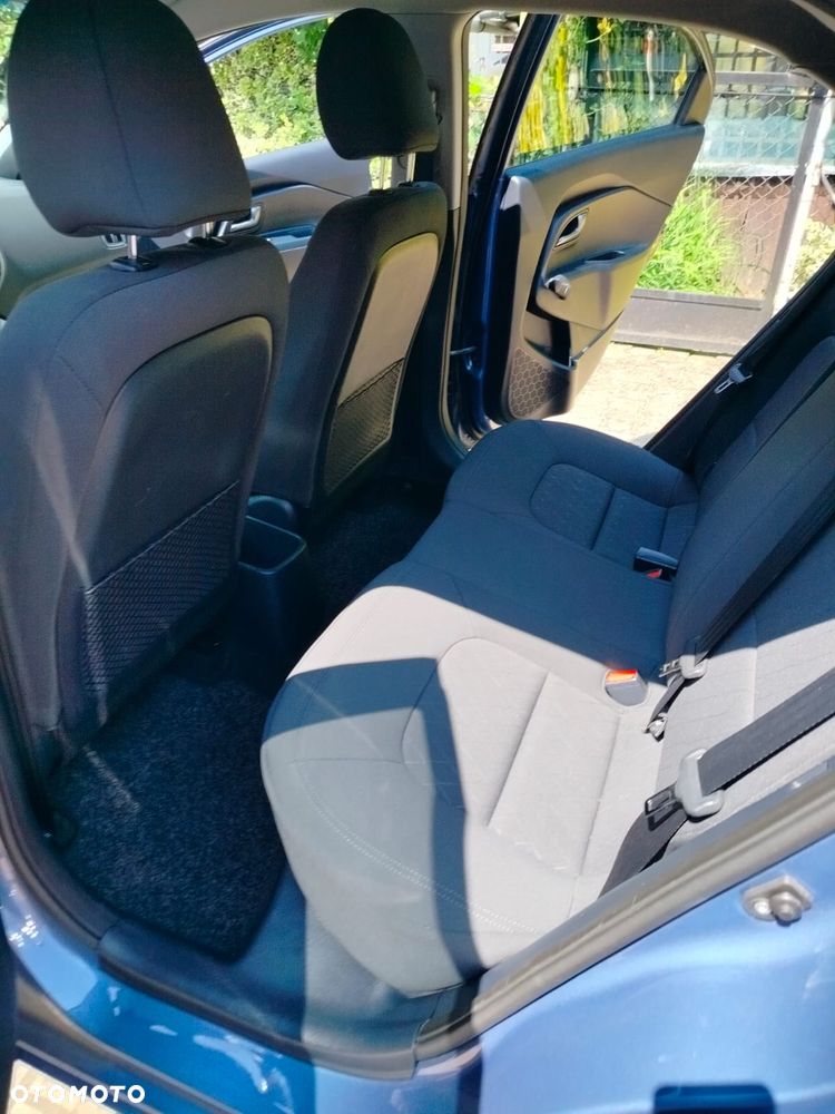 Kia Rio - 7