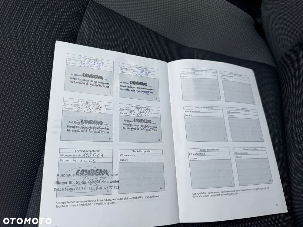 Toyota Auris 1.33 Dual-VVT-i Design Edition - 25