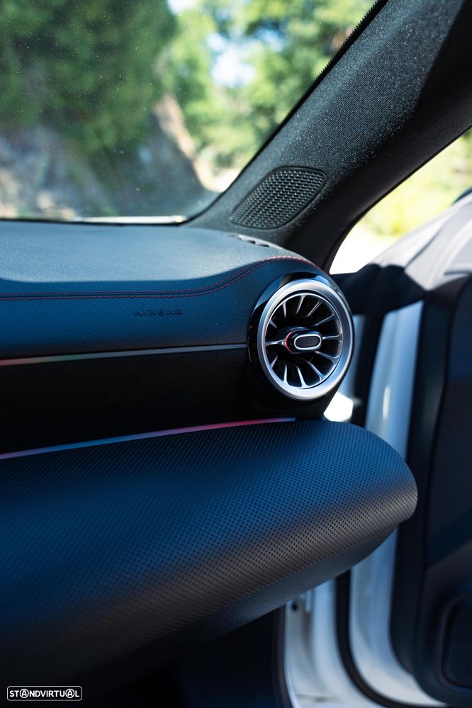 Mercedes-Benz CLA 250 e Shooting Brake AMG Line - 12