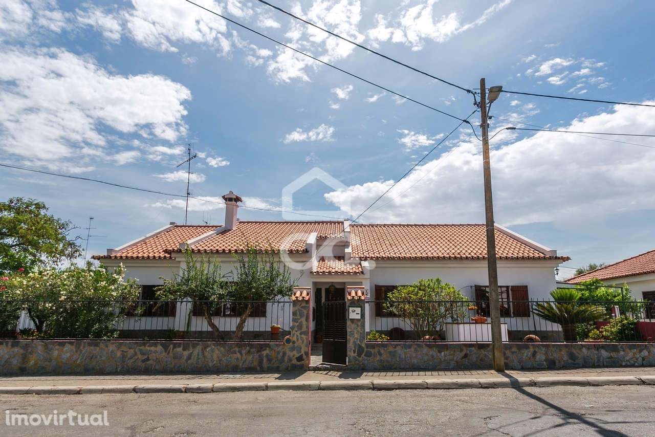 Moradia T5 com belíssimas vistas para o Castelo de Mourão! - Grande imagem: 2/37