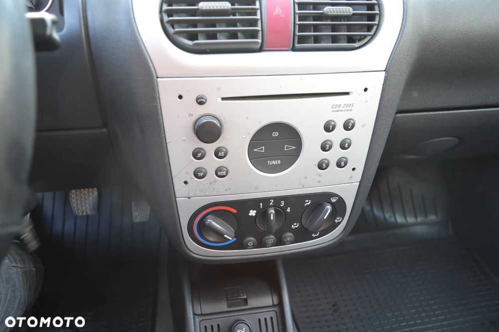 Opel Corsa 1.2 16V Cosmo - 18