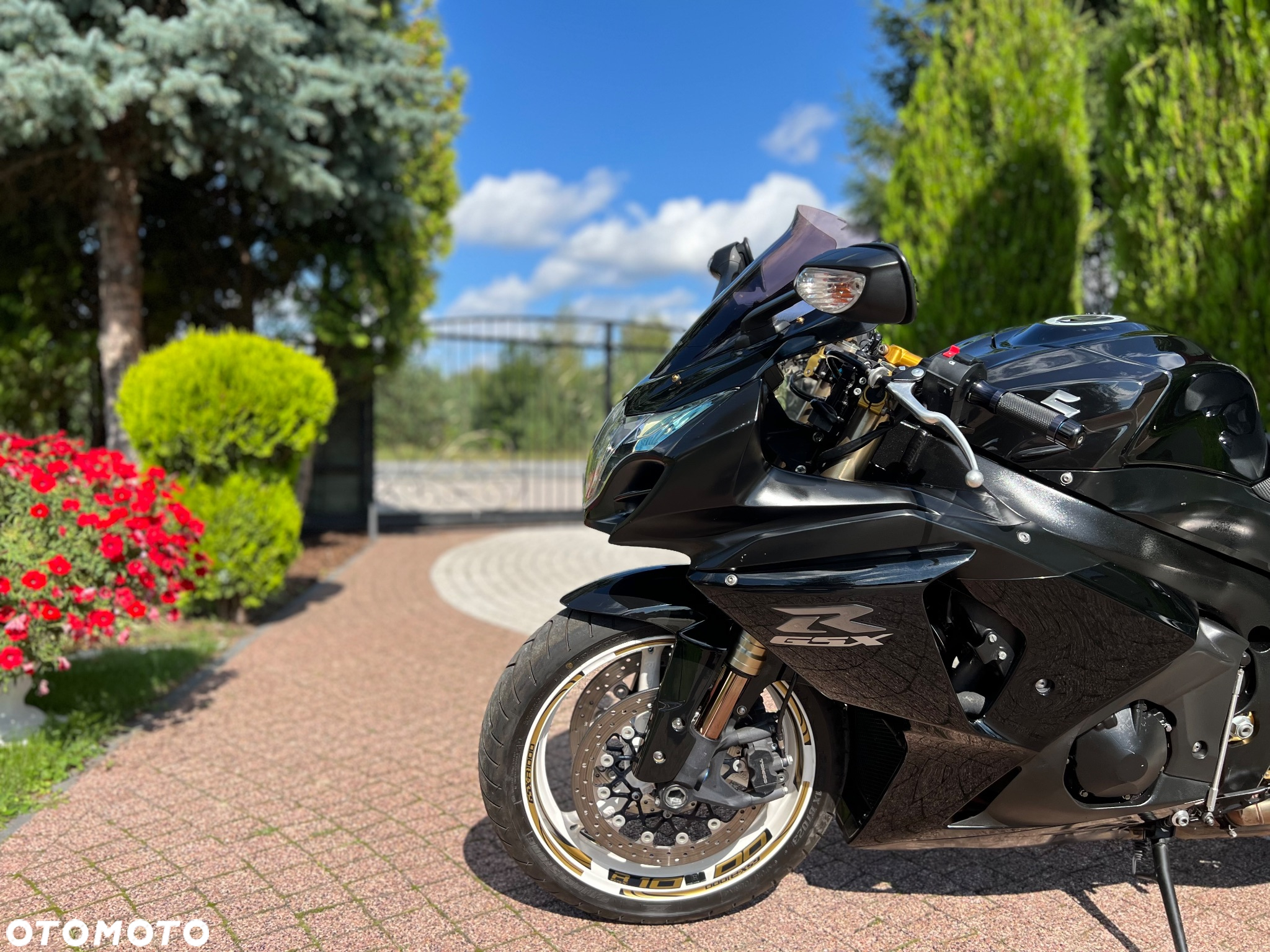 Suzuki GSX-R - 25