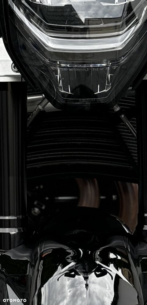 BMW F - 15