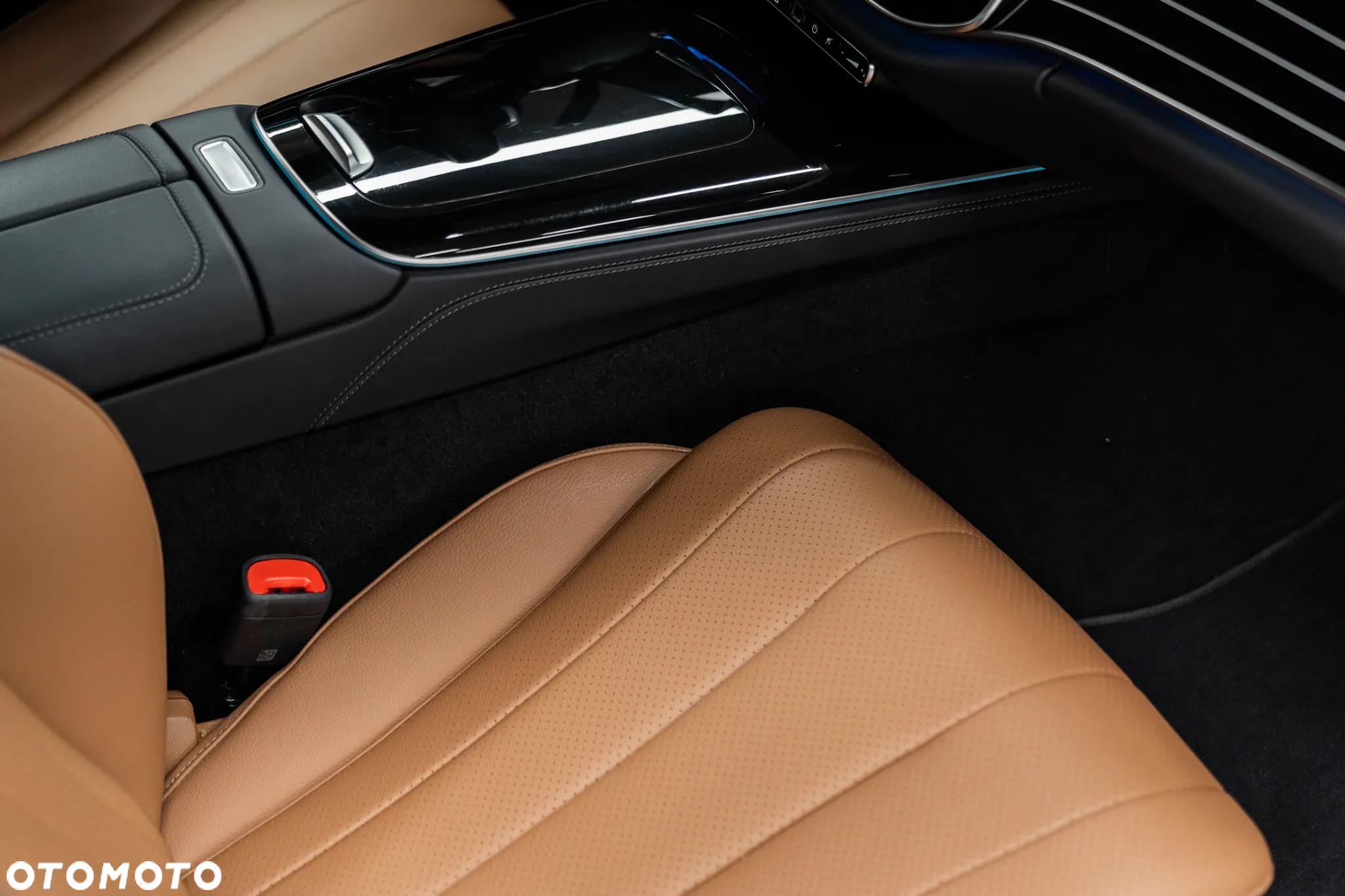 Mercedes-Benz Klasa E 220 d 4-Matic AMG - 32