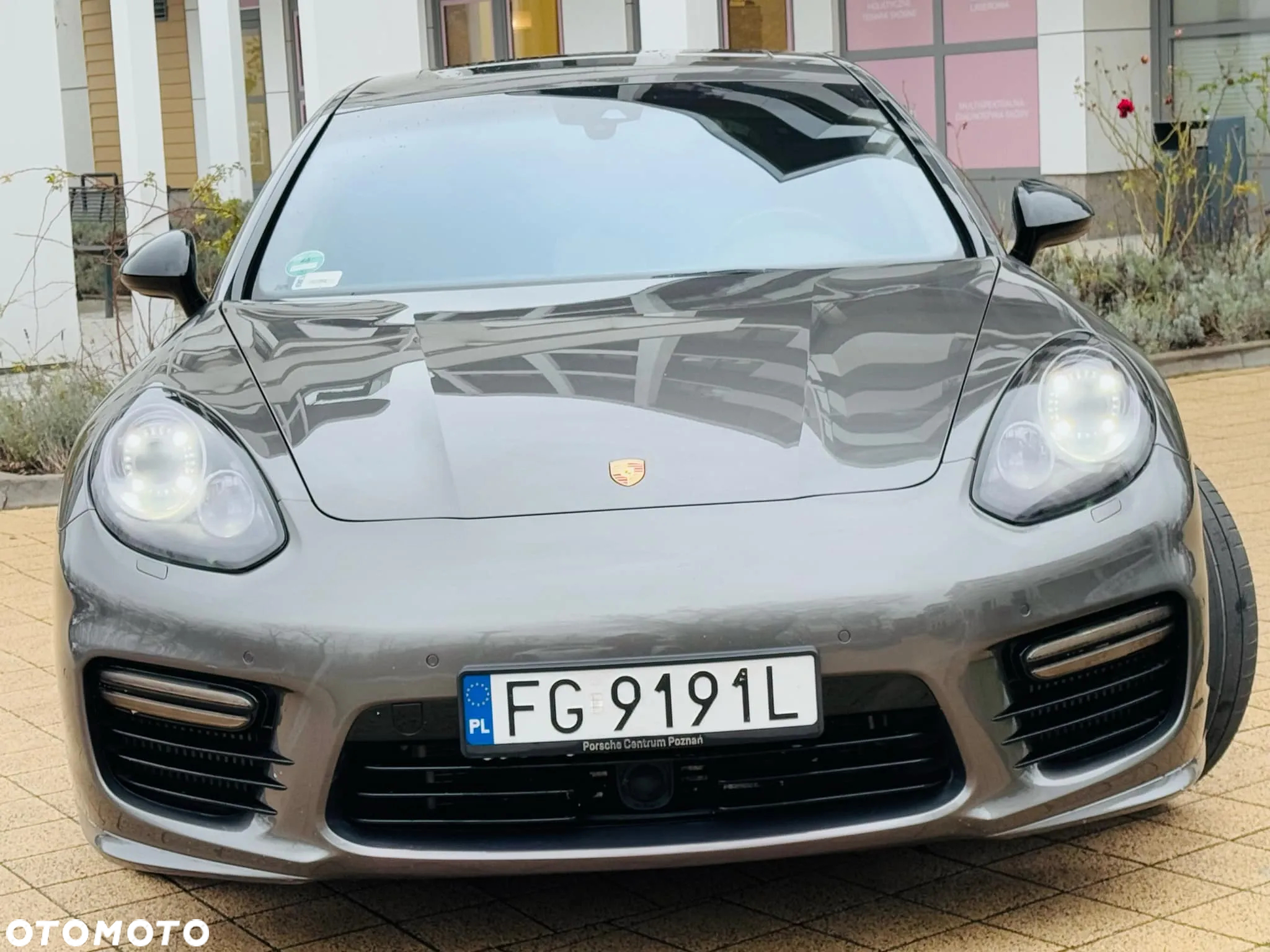 Porsche Panamera Turbo Executive - 20