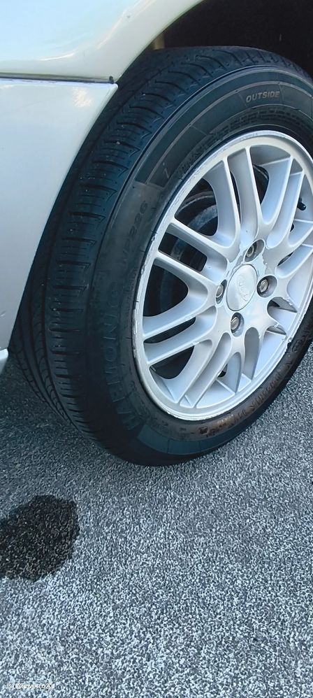 Ford Focus 1.6 Ghia - 10