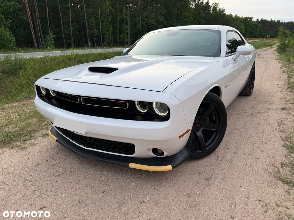 Dodge Challenger - 2