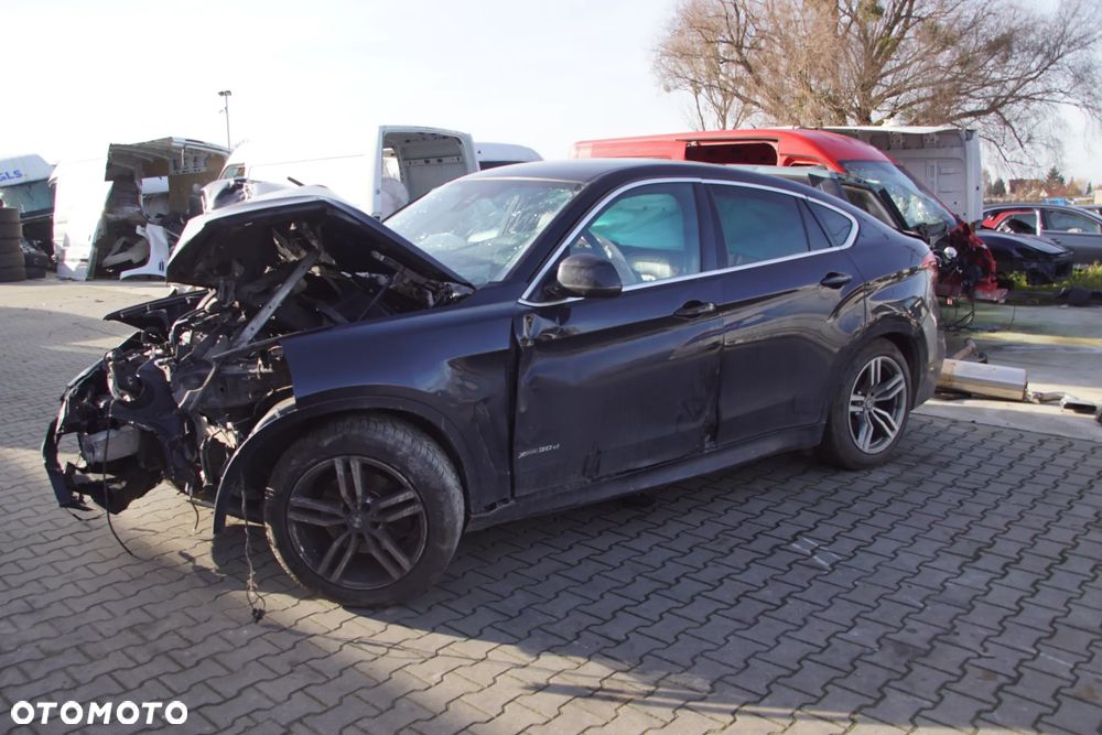 Auto na części - BMW X6 F16 3.0 D 258 KM N57D30 GA8HP75Z 416 2015R Silnik Skrzynia Drzwi Błotnik Zderzak Klapa Lampa Klamka Szyba Lusterko Deska Kokpit Sterownik Moduł Czujnik Licznik Wyświetlacz Panel Kierownica - 9