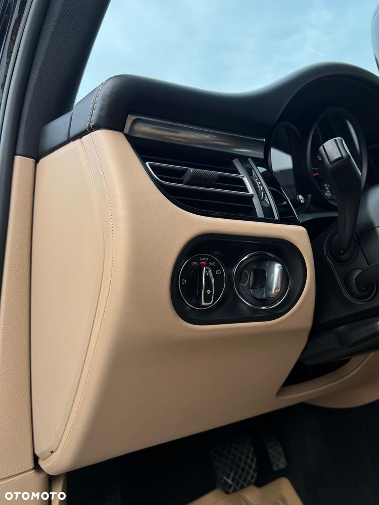 Porsche Macan - 11