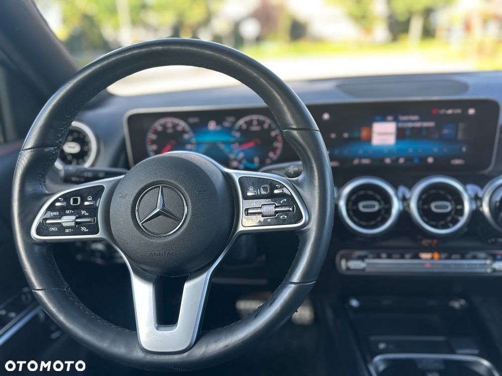Mercedes-Benz GLB 250 4-Matic AMG Line 8G-DCT - 16