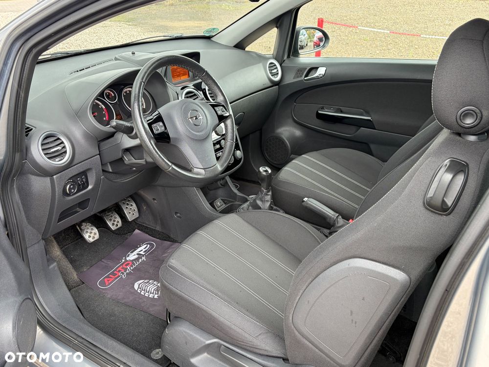 Opel Corsa 1.4 16V Color Edition - 11
