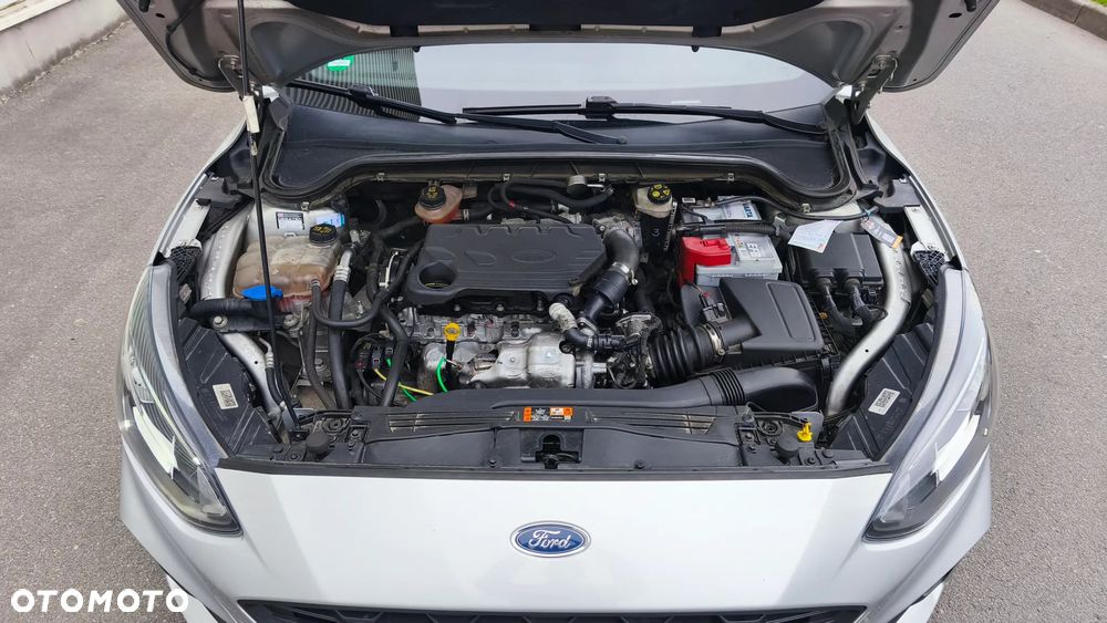 Ford Focus 1.5 EcoBlue Start-Stopp-System ST-LINE DESIGN - 33