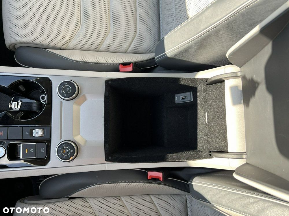 Volkswagen Touareg - 21