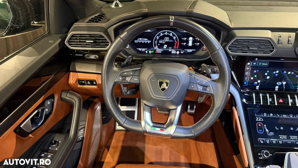 Lamborghini URUS - 26
