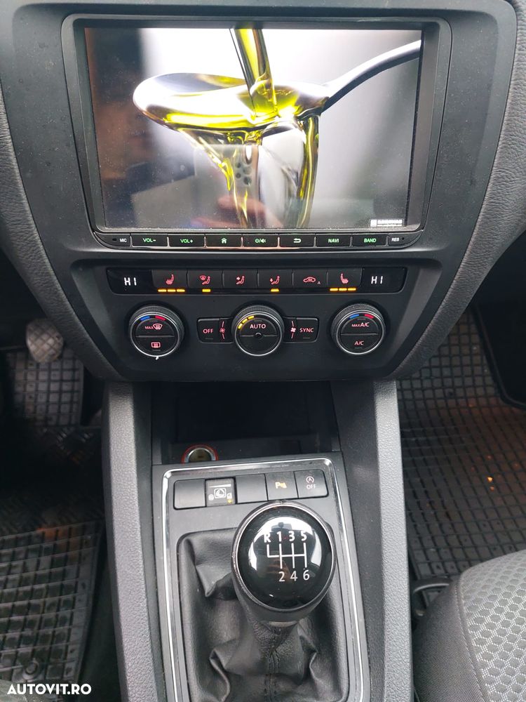 Volkswagen Jetta 1.4 TSI Highline - 12