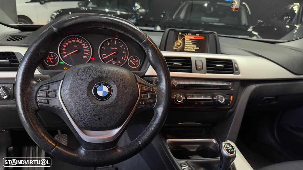BMW 318 d Line Sport - 18
