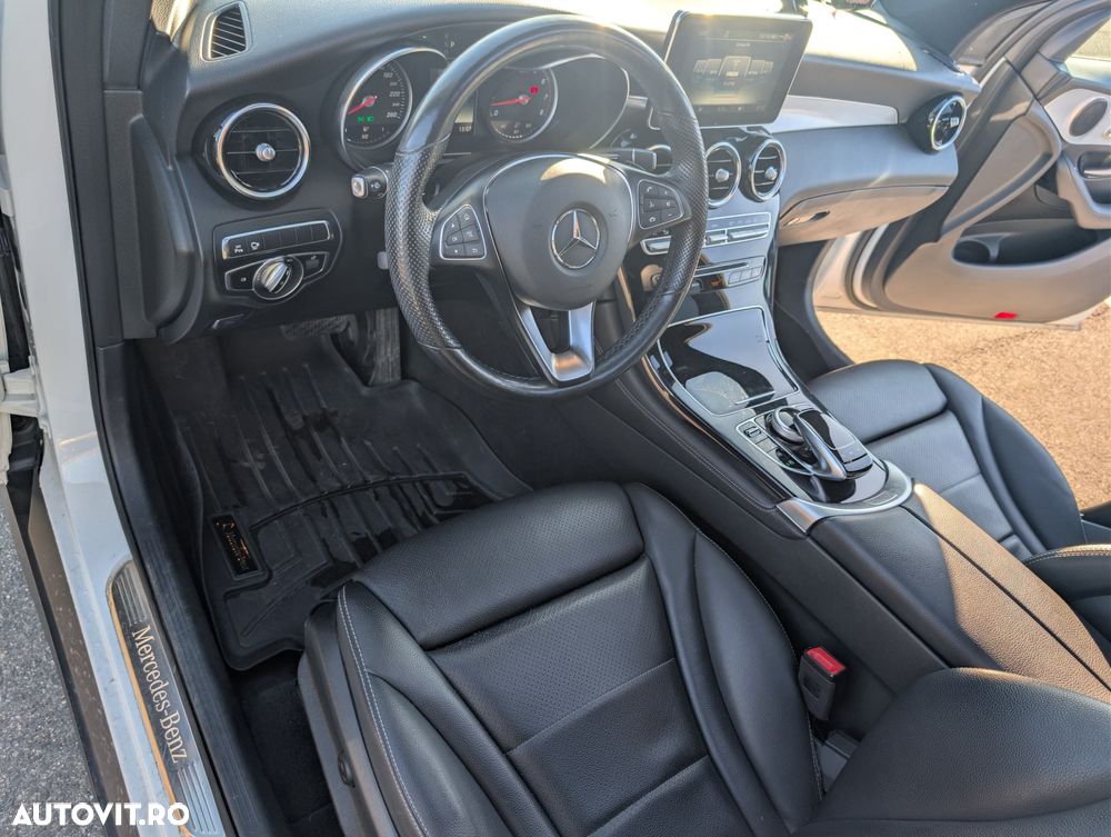 Mercedes-Benz GLC 300 4Matic 9G-TRONIC Exclusive - 28