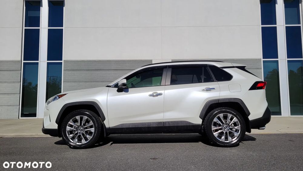 Toyota RAV4 2.5 XLE - 4
