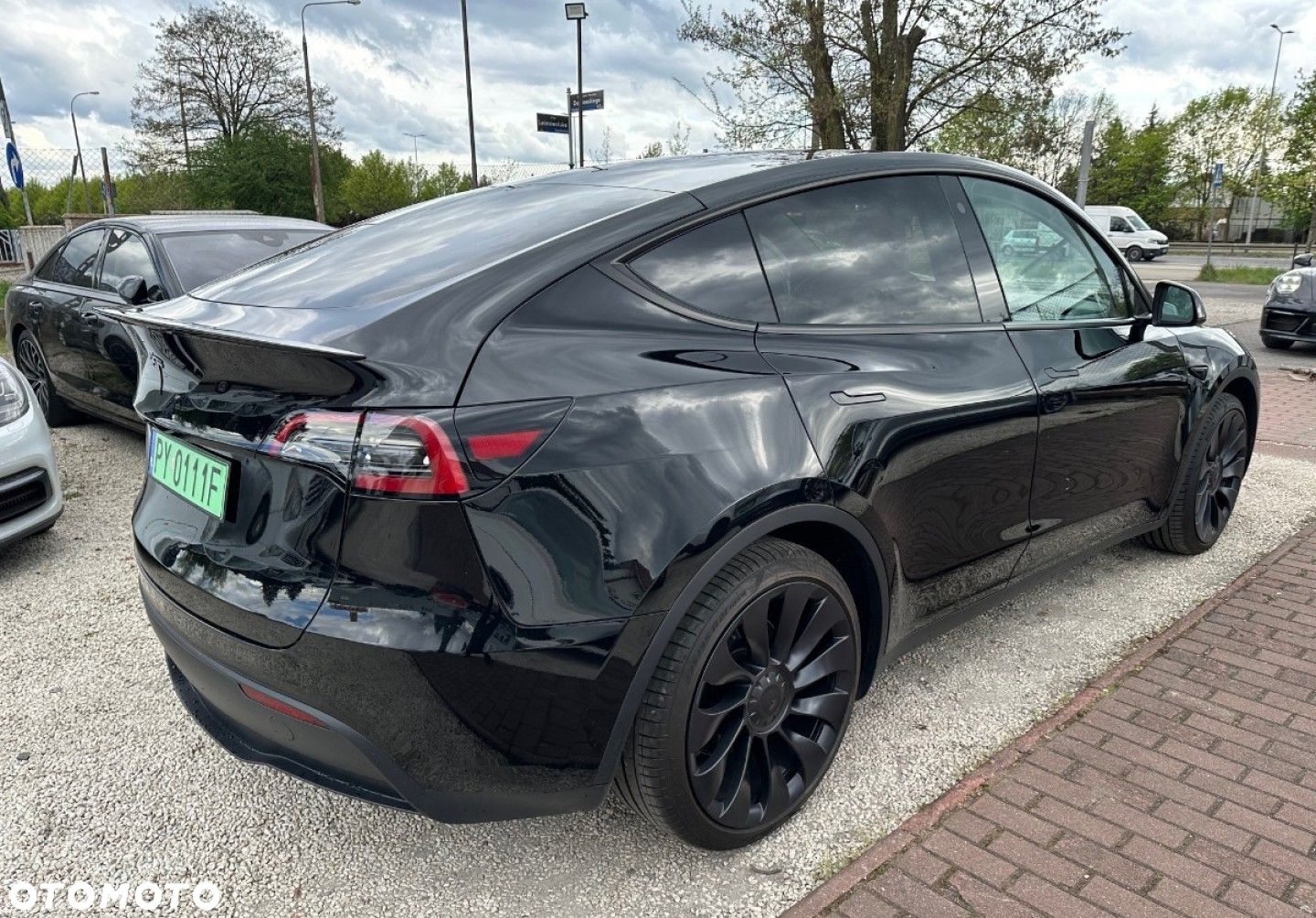 Tesla Y - 6
