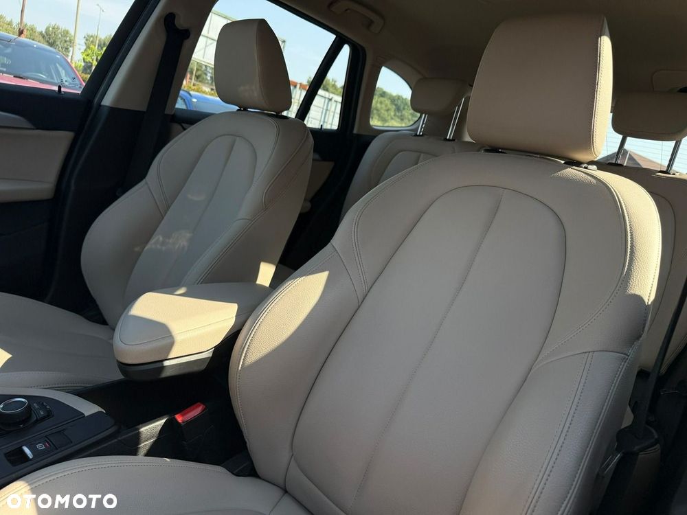 BMW X1 sDrive18i xLine - 12