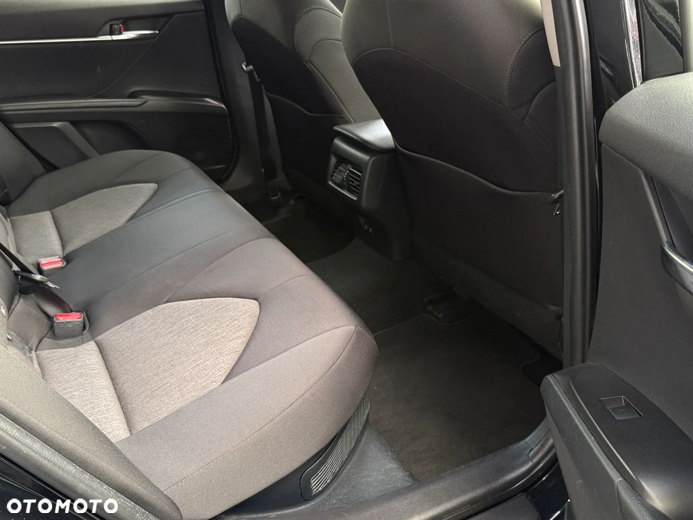 Toyota Camry 2.5 Hybrid Comfort CVT - 21