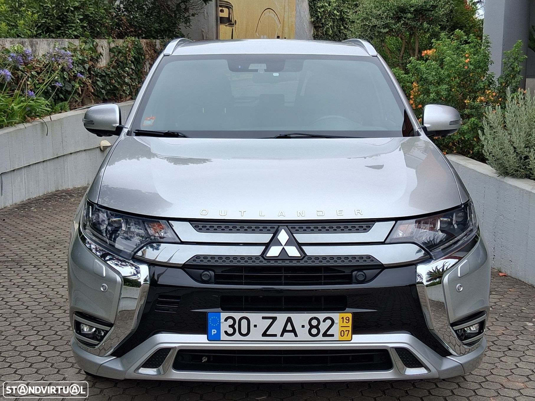 Mitsubishi Outlander 2.4 PHEV Intense - 4