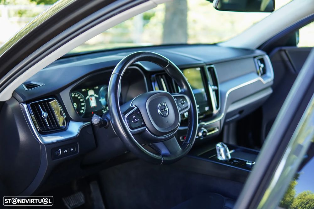 Volvo XC 60 2.0 T8 PHEV Momentum Plus AWD - 37