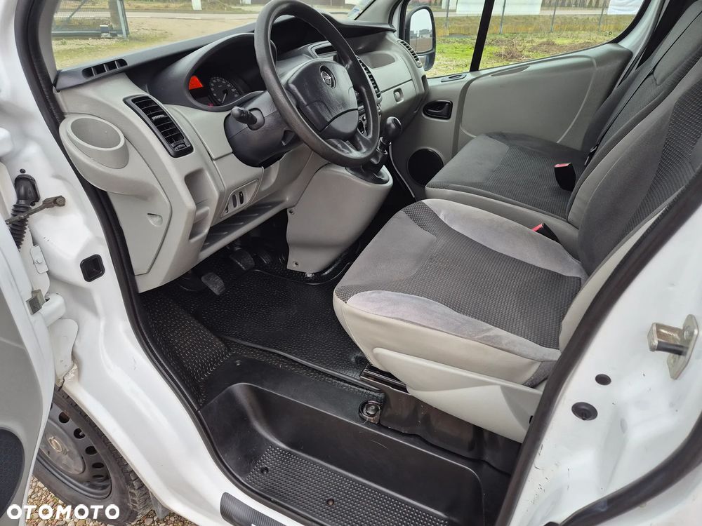 Opel Vivaro - 8