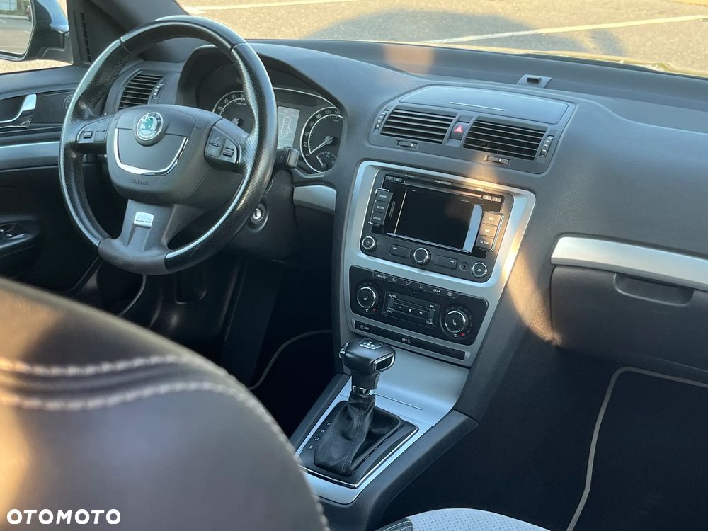 Skoda Octavia 2.0 TDI DPF RS DSG - 37