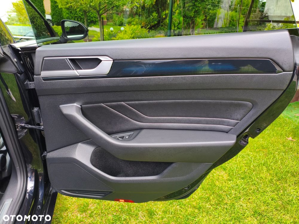 Volkswagen Arteon 2.0 TSI R-Line DSG - 25