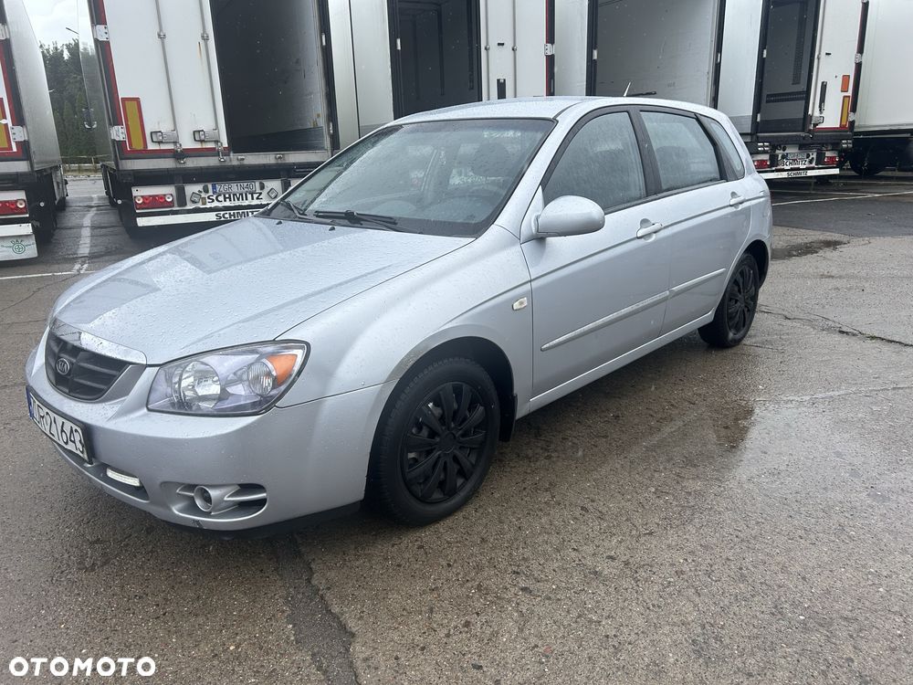 Kia Cerato - 1