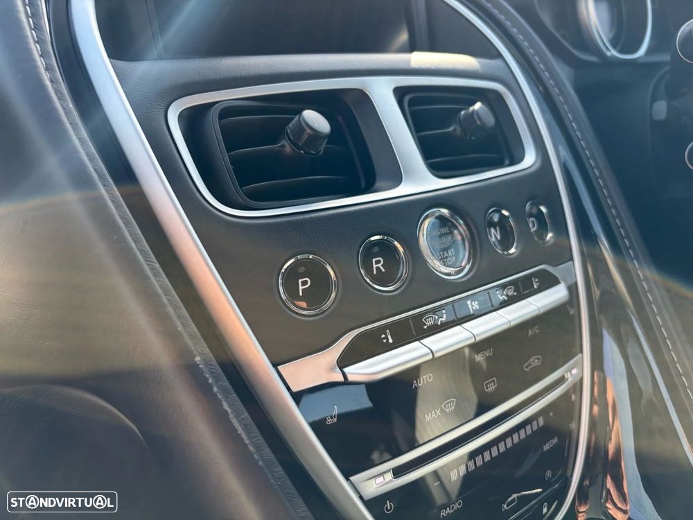 Aston Martin DB11 Coupé V12 Auto - 13