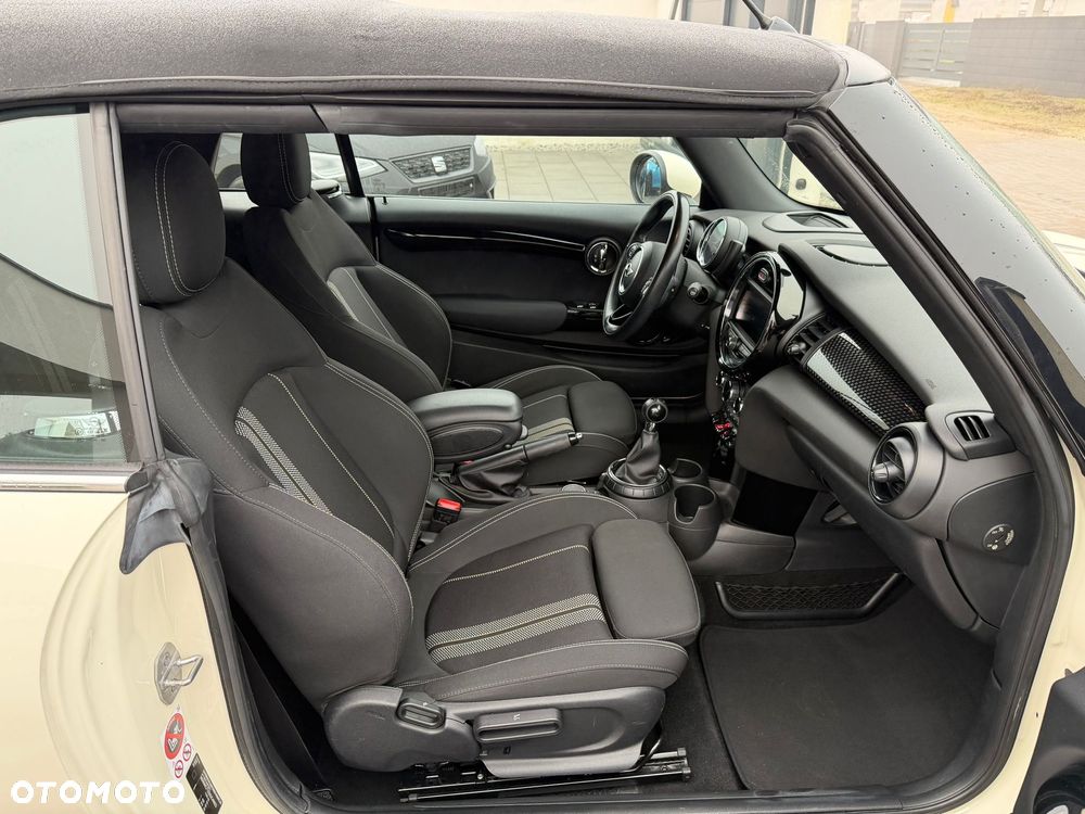 MINI Cooper S Sidewalk - 18