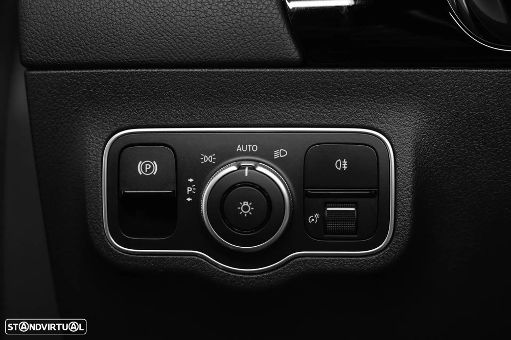 Mercedes-Benz B 180 d 8G-DCT Progressive - 32