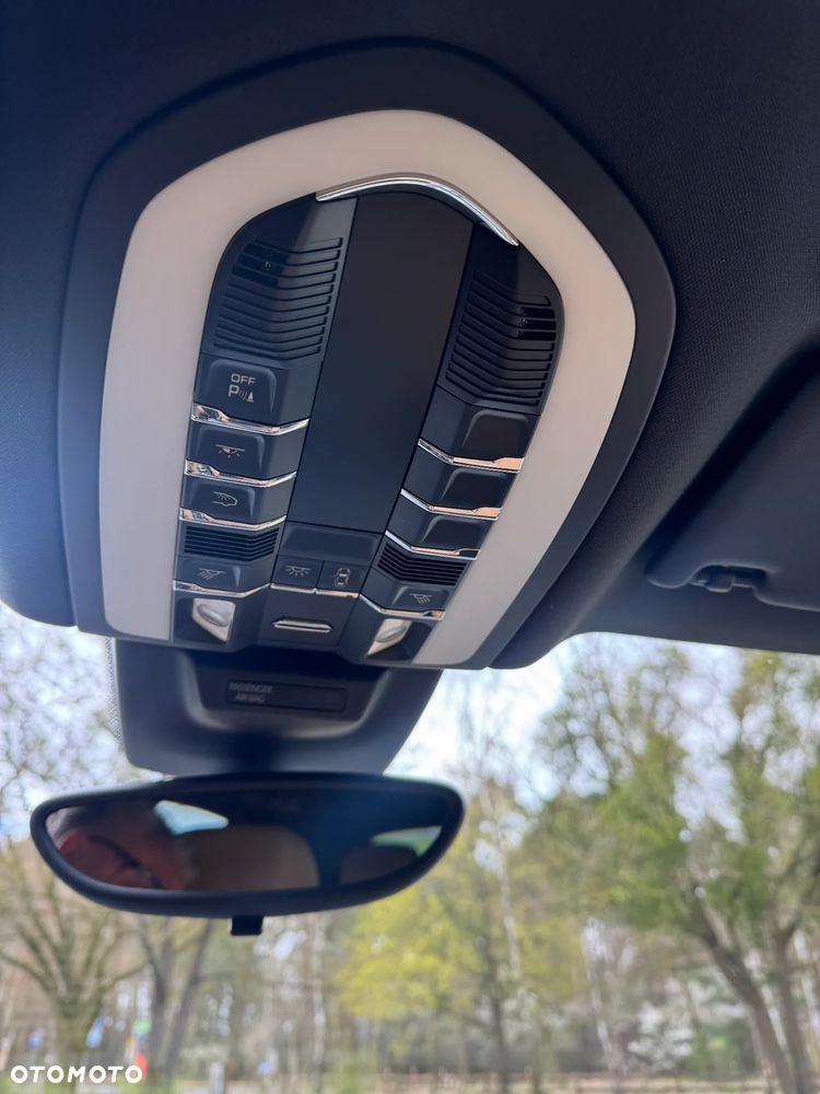 Porsche Macan Standard - 18