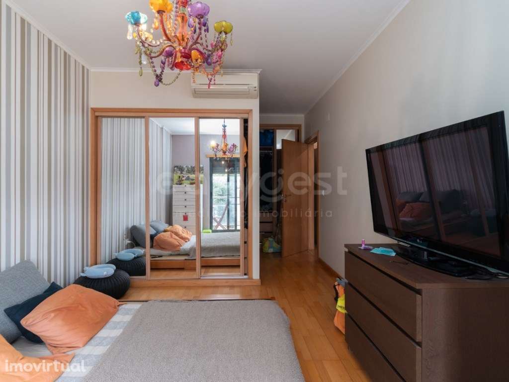 Apartamento T2 no Seixal com garagem box e arrecadação - Grande imagem: 2/28