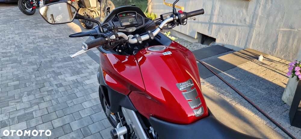 Honda VFR - 13